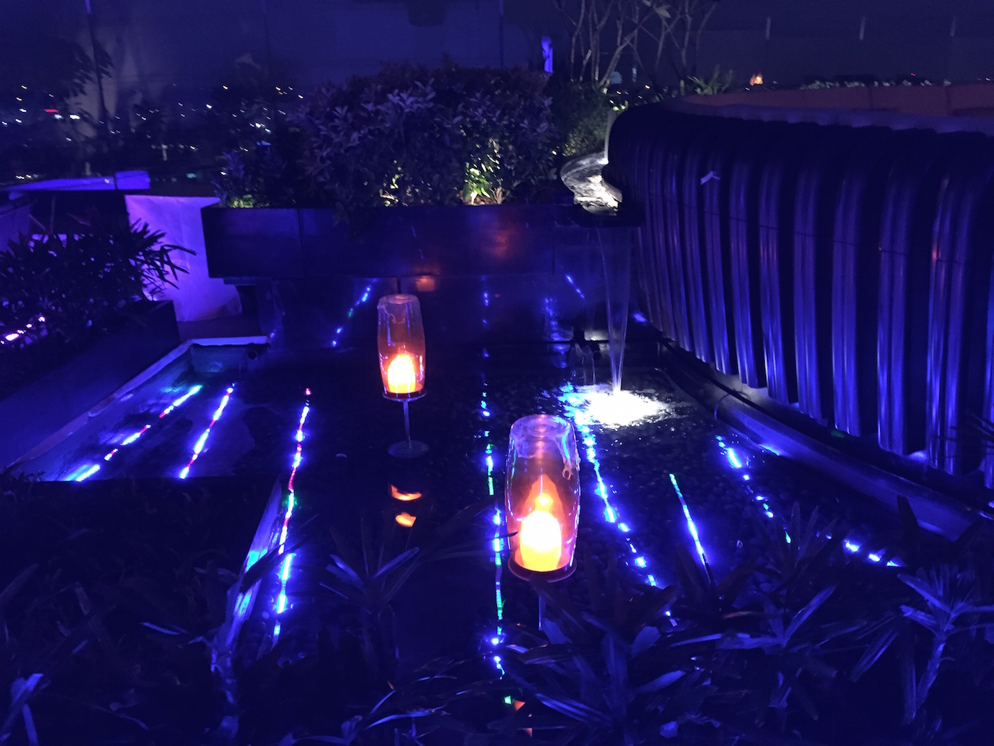 The fountain with the matching floor lights is a nice touch